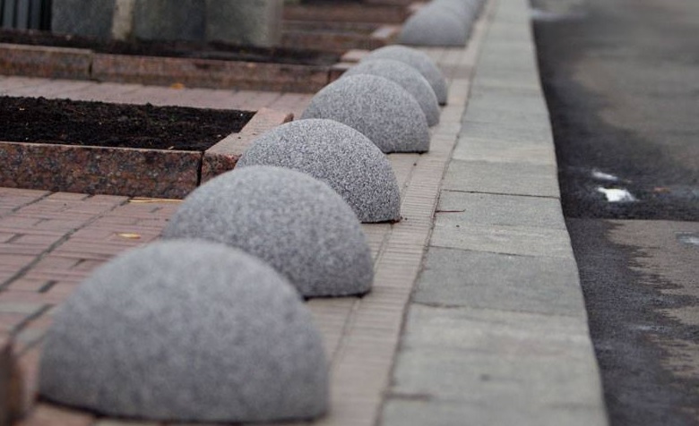 Бетонные полусферы